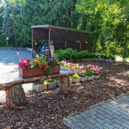 Hotel Landgasthof Fromm Untergruppenbach Bagian luar foto