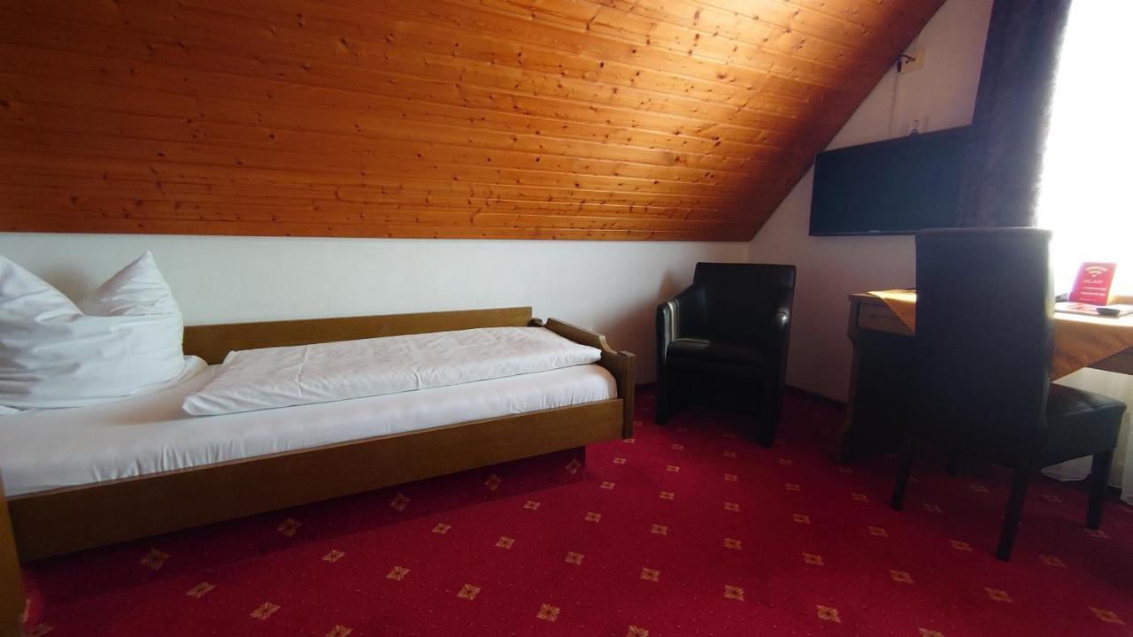Hotel Landgasthof Fromm Untergruppenbach Bagian luar foto